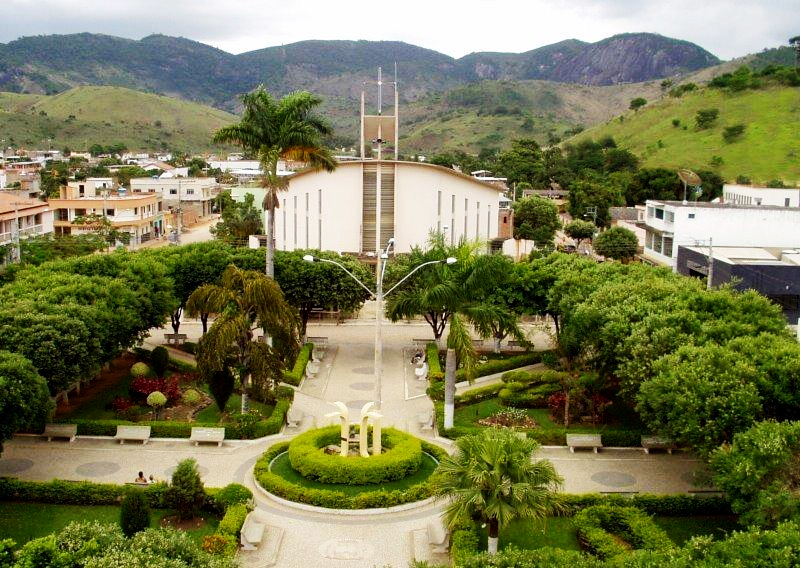 Praça Dom Luiz — Mantenópolis